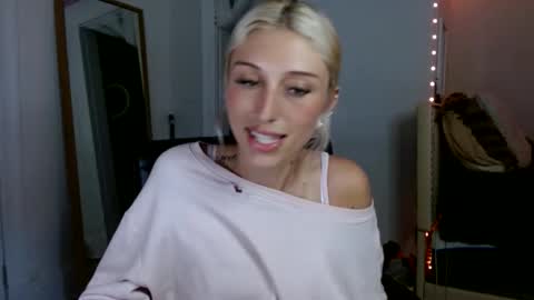Snapshot of itsirelandbby chatting on 04-16-26, 07:25 itsirelandbby online show from 04-16-26, 07:25