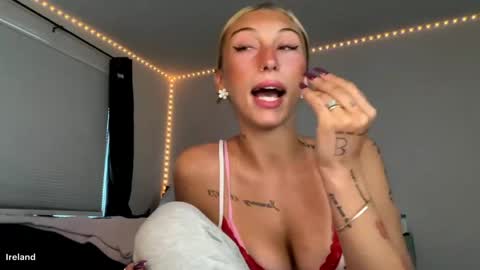 Snapshot of itsirelandbby chatting on 05-18-26, 07:09 itsirelandbby online show from 05-18-26, 07:09