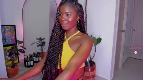 Snapshot of itslau_ chatting on 02-18-25, 09:54 lau online show from 02-18-25, 09:54