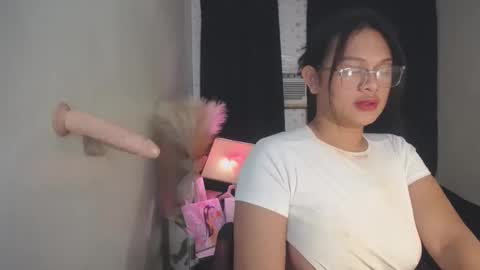 Snapshot of itsme_jazzy chatting on 11-14-25, 04:55 JAZ online show from 11-14-25, 04:55