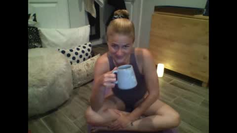 itsmekrissy online show from 05-17-26, 01:18