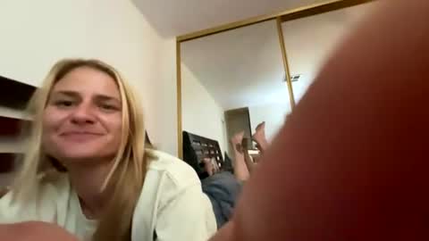 itsmekrissy online show from 07-12-26, 09:33