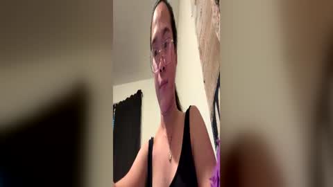 itsmelily05 online show from 07-08-26, 12:59