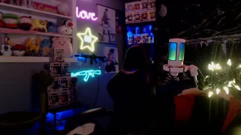 Snapshot of itsnickibabyy chatting on 01-22-25, 01:10 Nicki Foxx online show from 01-22-25, 01:10