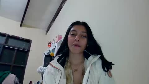 Snapshot of itspricila chatting on 05-12-26, 10:29 pricila online show from 05-12-26, 10:29