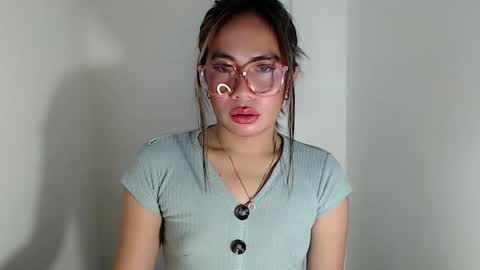 itsurgil_kloeh online show from 11-25-25, 03:06