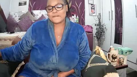 itumeleng74 online show from 03-11-25, 04:29