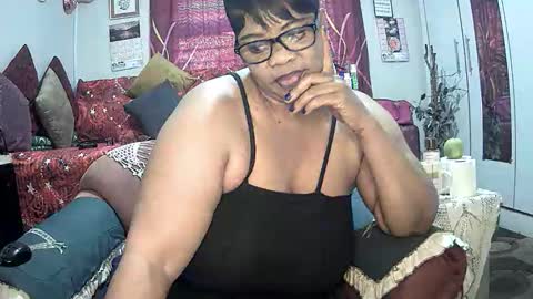 itumeleng74 online show from 10-22-25, 05:19