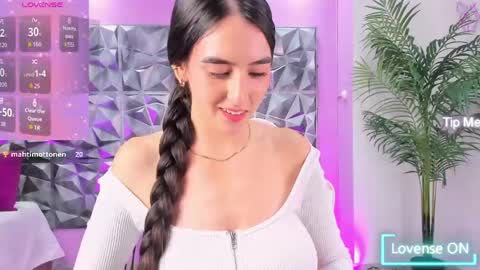 Itzel  online show from 05-06-26, 03:17