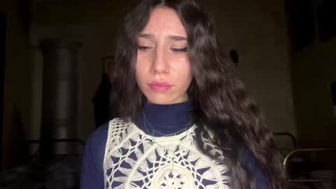 Mia online show from 02-10-26, 01:37