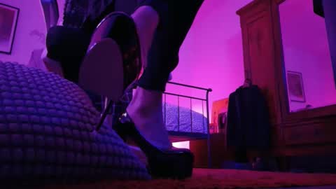 yves online show from 11-23-25, 05:07