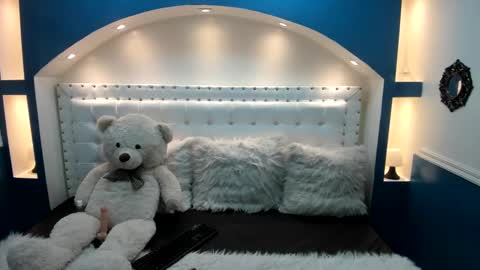 Ivet  online show from 10-19-25, 09:48