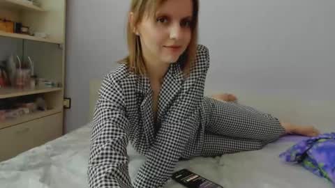 Snapshot of iveto69 chatting on 03-10-25, 07:42 Iveta online show from 03-10-25, 07:42