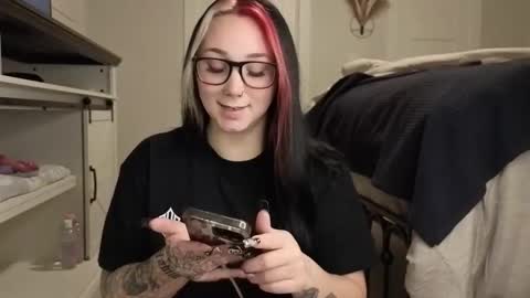 ivey jade online show from 10-28-25, 04:05