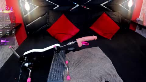 Ivis  online show from 11-22-25, 01:10