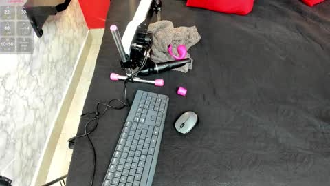 Ivis  online show from 11-29-25, 12:19