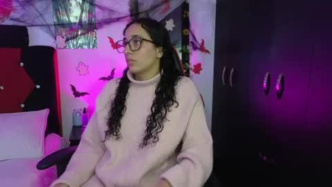 Snapshot of ivonemoon chatting on 10-08-25, 03:53 ivonemoon online show from 10-08-25, 03:53