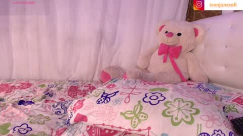  Ivon  Miss Jones  online show from 05-22-26, 04:08