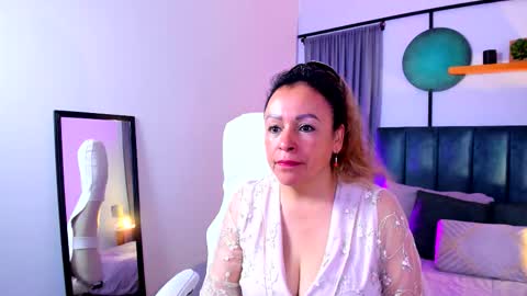 Ivonne online show from 02-06-26, 01:14
