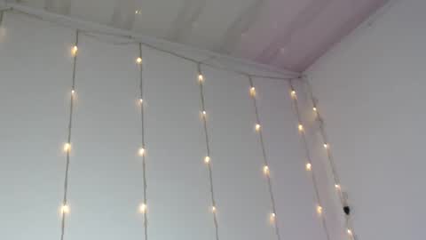 Snapshot of ivonne_girl25 chatting on 10-15-25, 01:33 ivonne_girl25 online show from 10-15-25, 01:33