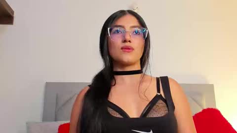 Ivonne Lennox online show from 02-17-25, 09:19