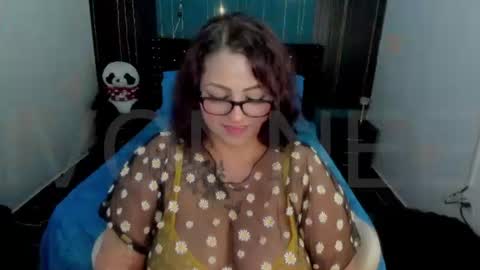 Snapshot of ivonnee17_ chatting on 08-07-26, 01:18 Ivonne online show from 08-07-26, 01:18
