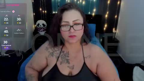 Snapshot of ivonnee17_ chatting on 08-09-26, 12:34 Ivonne online show from 08-09-26, 12:34