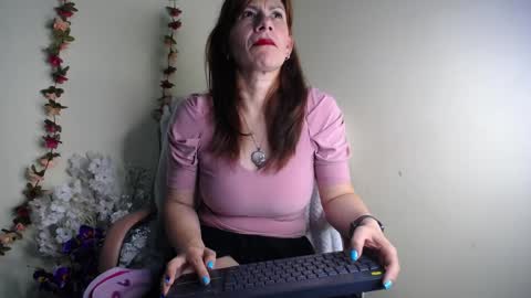 Snapshot of ivonnehills_19 chatting on 05-27-26, 10:07 Ivonne online show from 05-27-26, 10:07