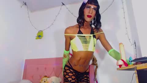 Snapshot of ivonneth chatting on 03-25-26, 02:39 ivonneth online show from 03-25-26, 02:39