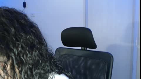 Snapshot of ivonny111 chatting on 10-17-25, 10:23 ivonny111 online show from 10-17-25, 10:23