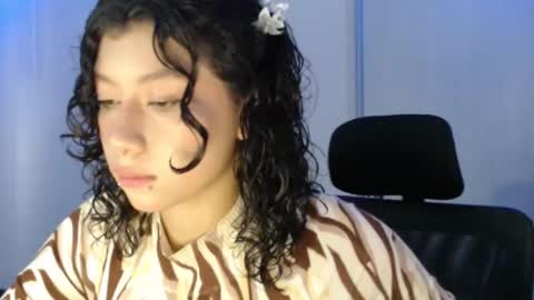 Snapshot of ivonny111 chatting on 10-22-25, 01:55 ivonny111 online show from 10-22-25, 01:55