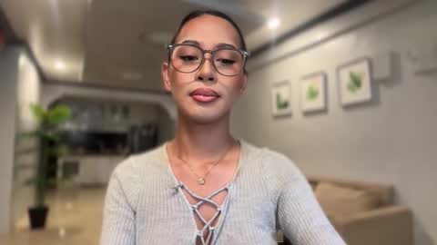 kirstenelsie online show from 10-28-25, 02:04