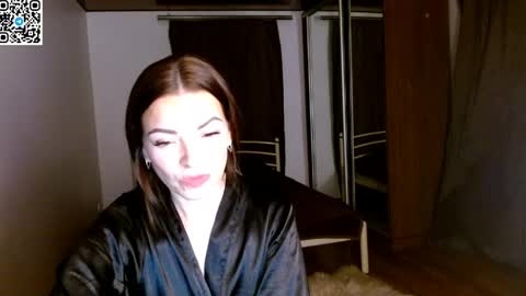 Snapshot of ivorymuse chatting on 04-16-26, 09:39 Lana online show from 04-16-26, 09:39