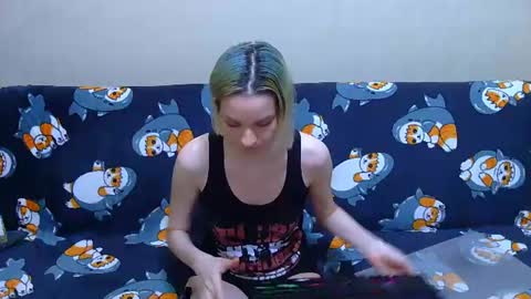 Snapshot of ivy__lester chatting on 07-19-26, 06:00 Ivy and Lester online show from 07-19-26, 06:00