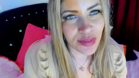 Diana Rojas  online show from 03-09-25, 01:25