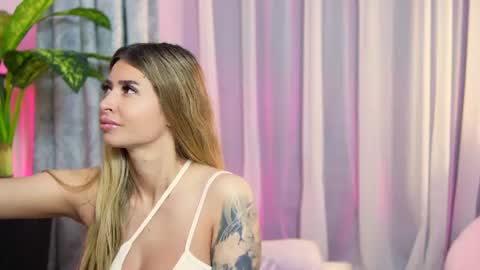 Snapshot of ivy_myaa chatting on 06-18-26, 01:50 Ivy Myaa online show from 06-18-26, 01:50