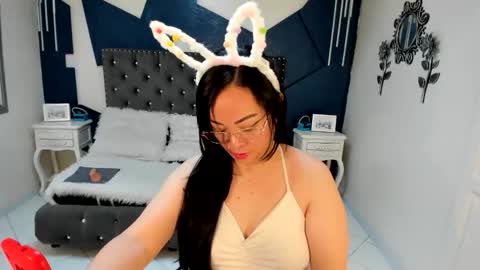 Snapshot of ivy_owen_ chatting on 01-18-26, 01:48 Ivy online show from 01-18-26, 01:48