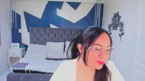 Snapshot of ivy_owen_ chatting on 01-19-26, 12:20 Ivy online show from 01-19-26, 12:20