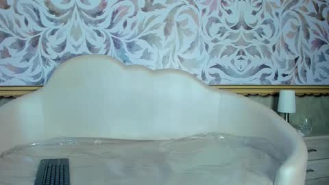 Ivy Rae online show from 10-08-25, 03:20