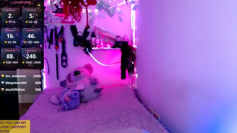Snapshot of ivy_rosse chatting on 12-03-24, 09:12 You can find more of me here online show from 12-03-24, 09:12