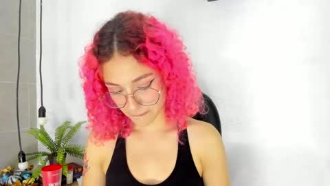 Snapshot of ivy_star1 chatting on 12-06-24, 06:15 Ivy online show from 12-06-24, 06:15