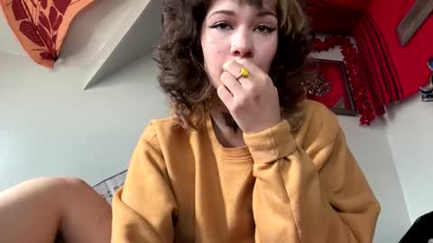 IVY DEVILL online show from 05-26-26, 07:21