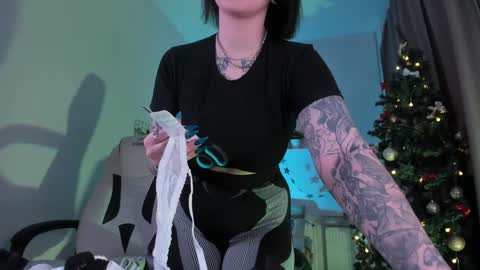 IVY - Follow me 3 online show from 12-31-24, 06:37