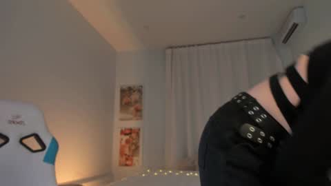 IVY - Follow me 3 online show from 01-12-25, 06:39