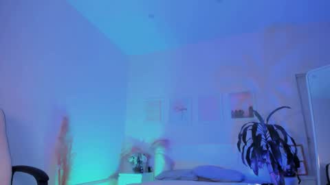 IVY - Follow me 3 online show from 01-29-25, 07:25