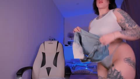 IVY - Follow me 3 online show from 01-30-25, 06:56