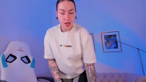 IVY - Follow me 3 online show from 02-05-25, 09:25