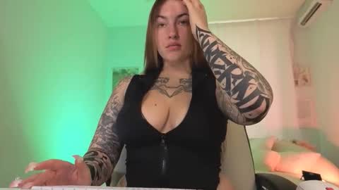 IVY - Follow me 3 online show from 09-12-25, 09:31