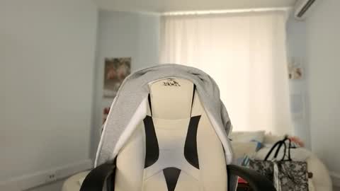 IVY - Follow me 3 online show from 09-28-25, 07:47