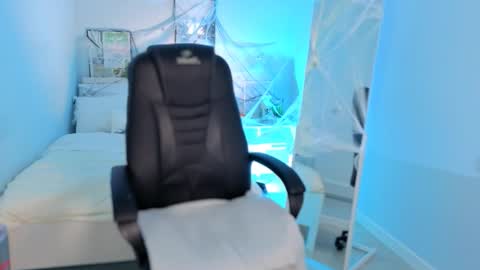 IVY - Follow me 3 online show from 10-23-25, 11:31